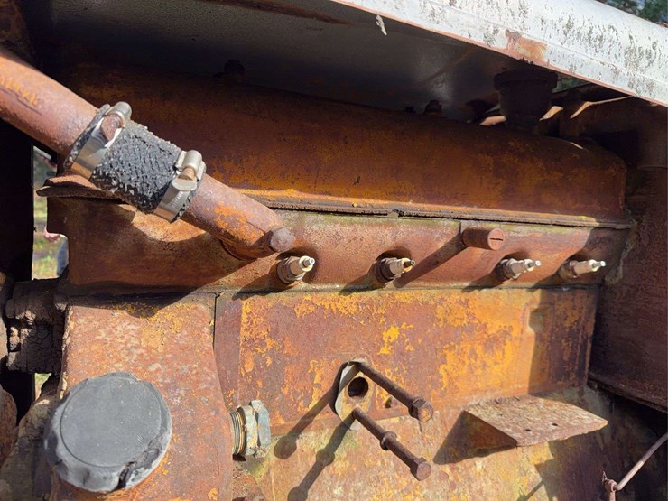 caterpillar-2-ton-image-12