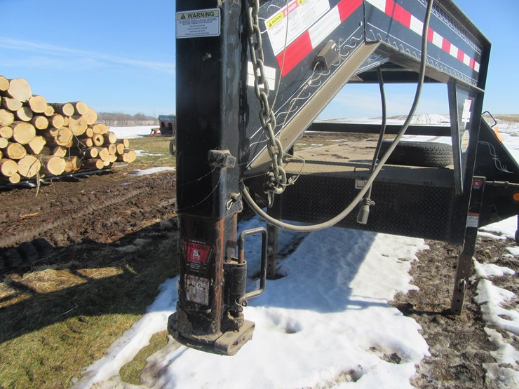 #8954-•-2006-pj-tri-axle-23'-trailer-(has-wi-title)-image-5