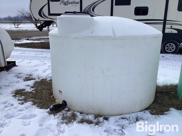 1,550-gallon-water/liquid-fertilizer-tank-image-1