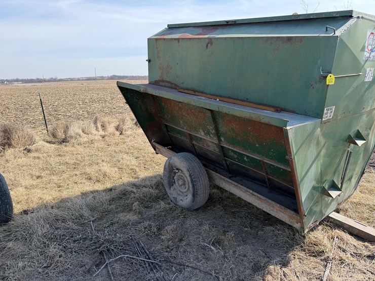 #1072-•-calf-creep-feeder-image-2