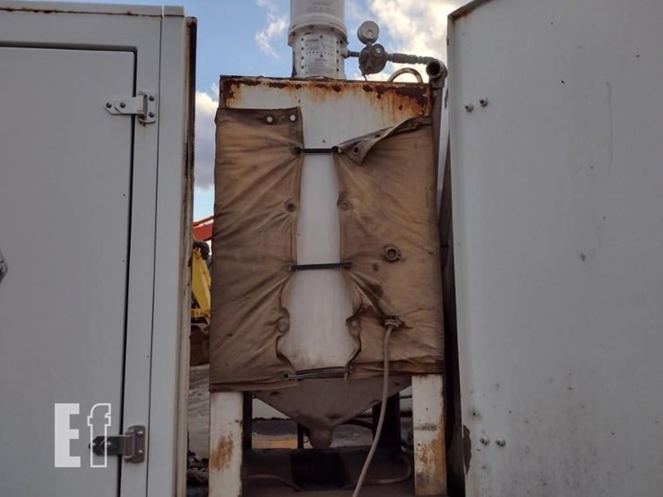 2008-peterbilt-365-image-39