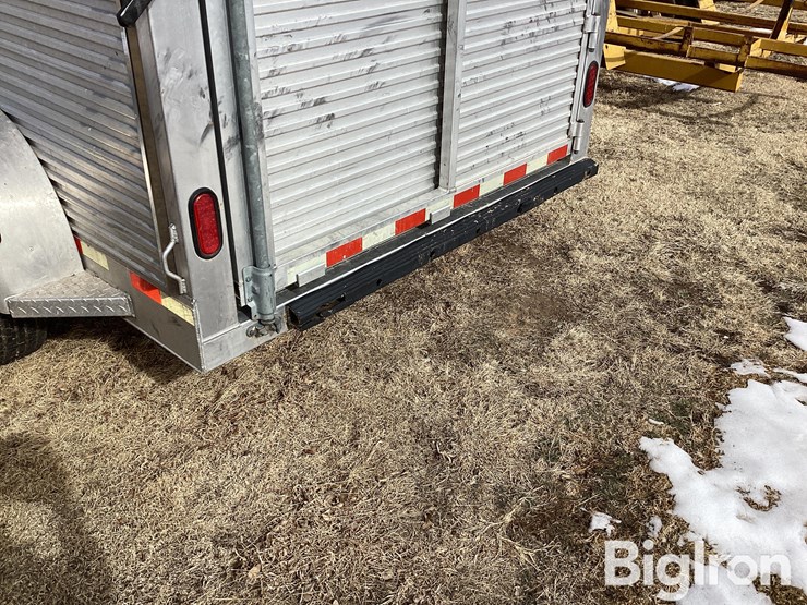 2009-liberty-aluminum-16'-t/a-livestock-trailer-image-16