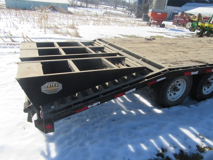 #8954-•-2006-pj-tri-axle-23'-trailer-(has-wi-title)-image-15
