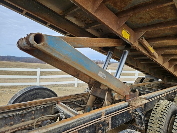 2000-caterpillar-c13-image-25