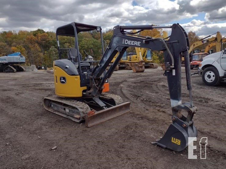 2022-deere-26g-image-47