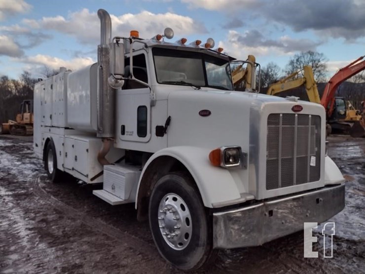 2008-peterbilt-365-image-46