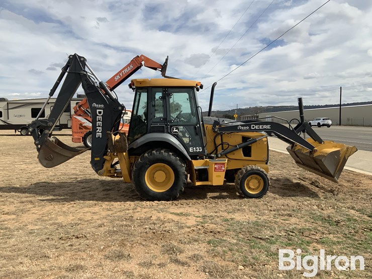 2023-deere-310g-image-4