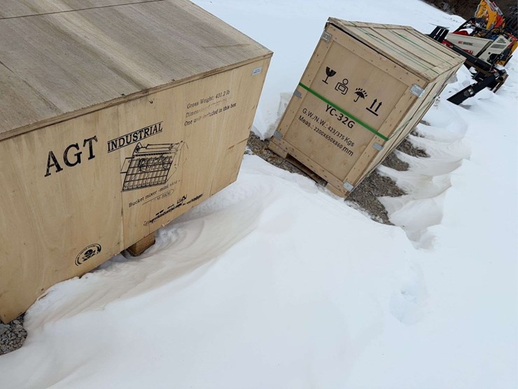 agt-mini-skid-steer-mixer-bucket-image-7