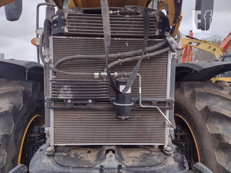 jcb-fastrac-4220-image-27