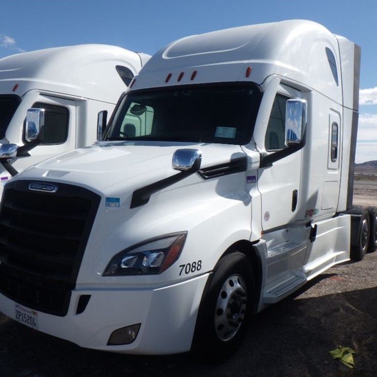 2024 FREIGHTLINER CASCADIA 126