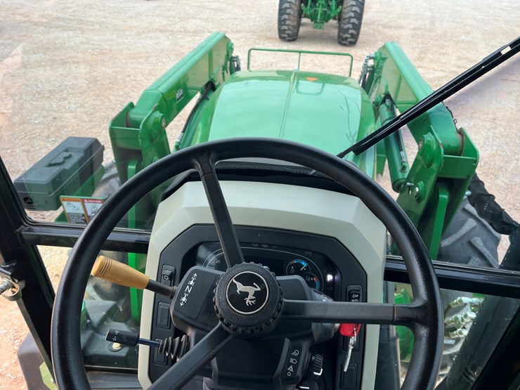 2015-john-deere-5100e-image-21