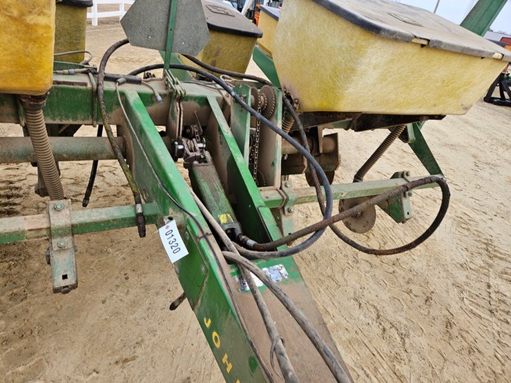 john-deere-7000-image-11