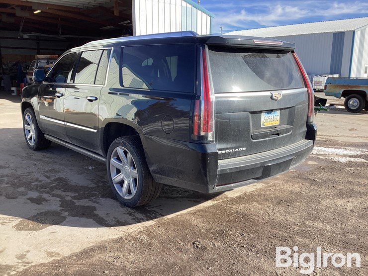 2019-cadillac-escalade-esv-image-7