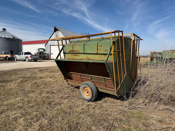 #1073-•-calf-creep-feeder-image-3