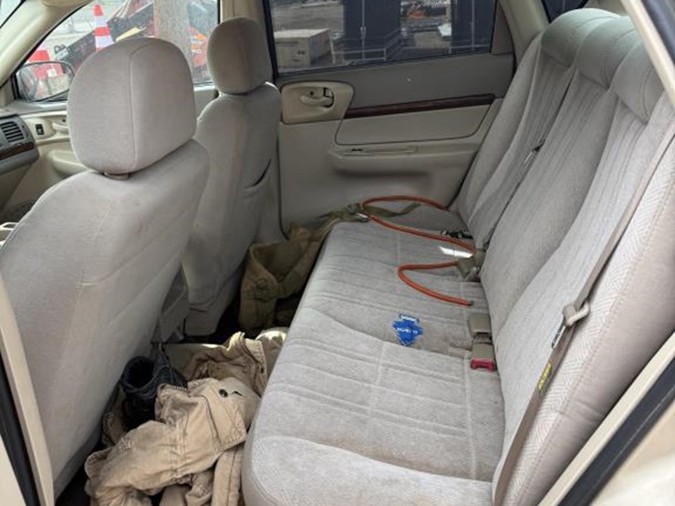 #74-•-2004-chevrolet-impala-image-17