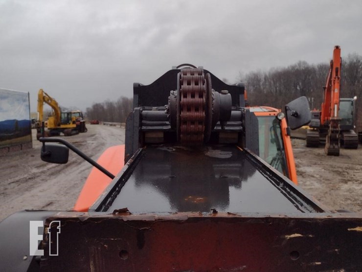 2016-jlg-1255-image-16