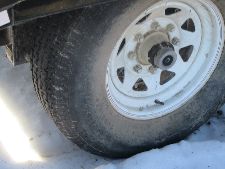 #8954-•-2006-pj-tri-axle-23'-trailer-(has-wi-title)-image-17