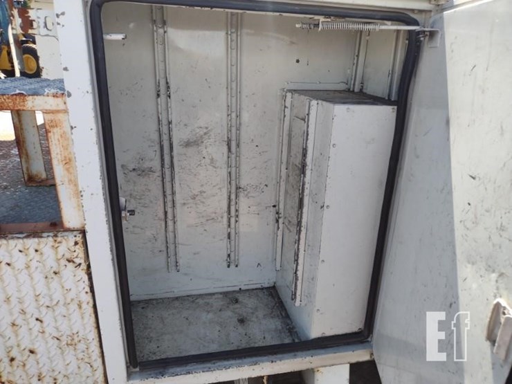 2008-international-durastar-4300-image-32