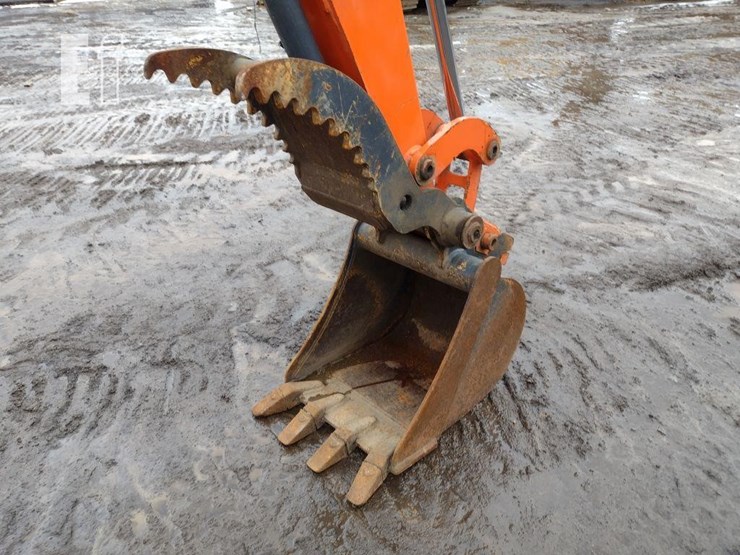 2014-hitachi-zx35u-image-19