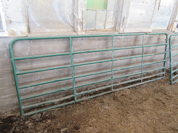 #8968-•-12'-green-gate-image-1