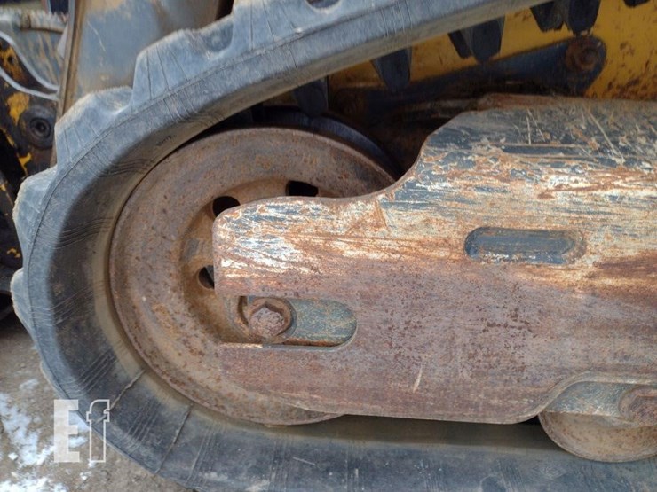 2019-deere-317g-image-24