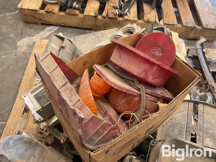 chevrolet-&-dodge-pickup-parts-image-14