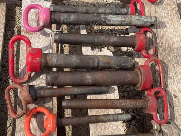 lot-of-hitch-pins-image-2