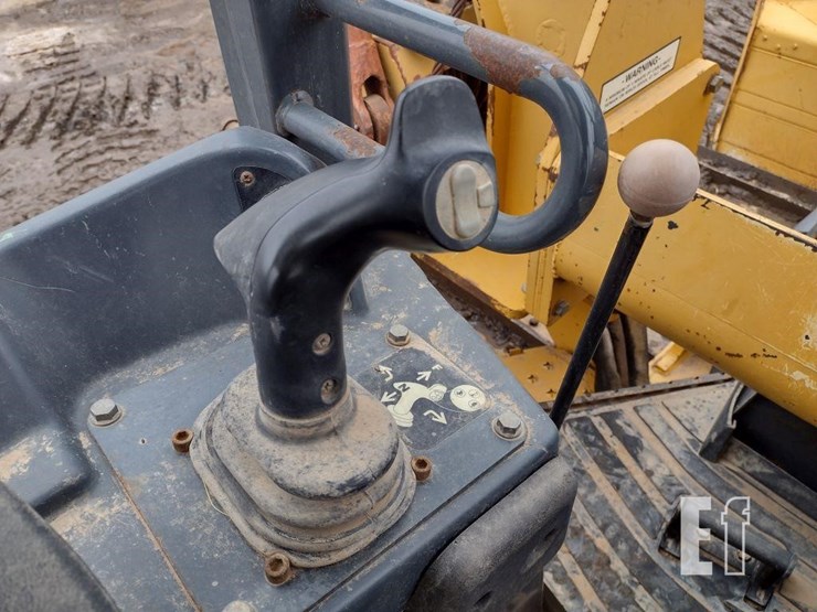 2012-deere-700k-lgp-image-15