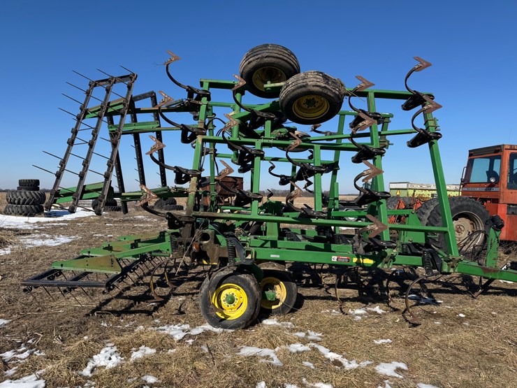 #1038-•-john-deer-980-field-cultivator-image-3