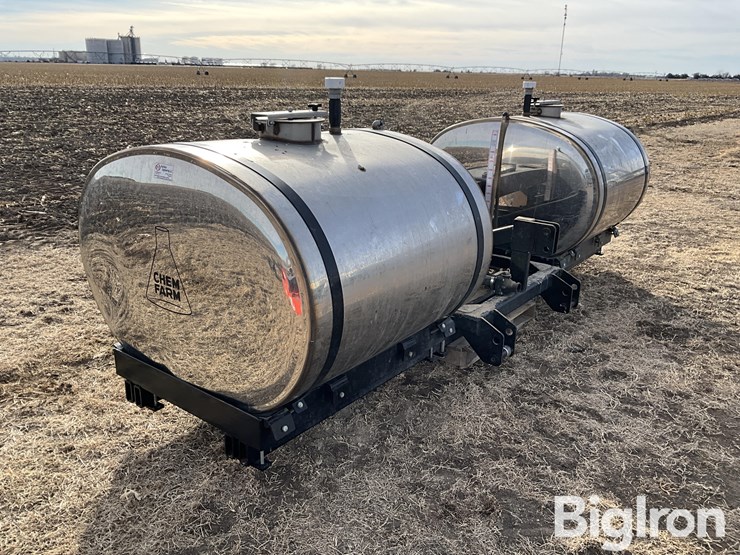 chem-farm-front-mounted-720-gal-fertilizer-tanks-image-7