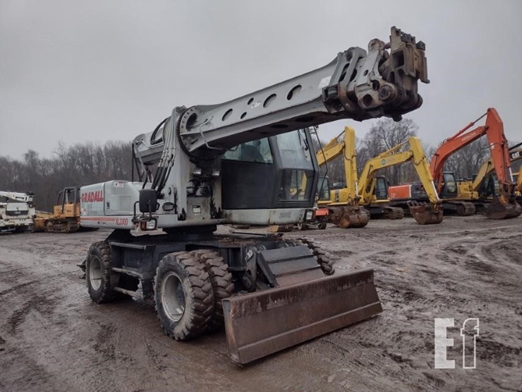 2005-gradall-xl3300-image-34