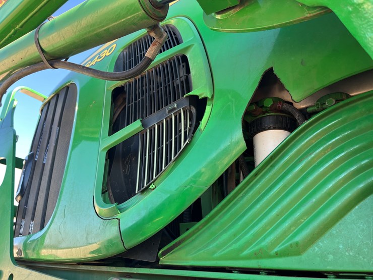 2010-john-deere-6430-image-16