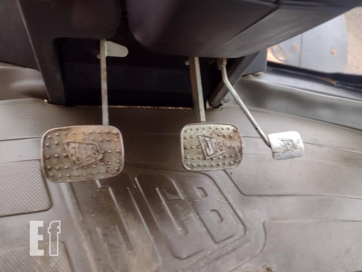 jcb-fastrac-8250-image-13