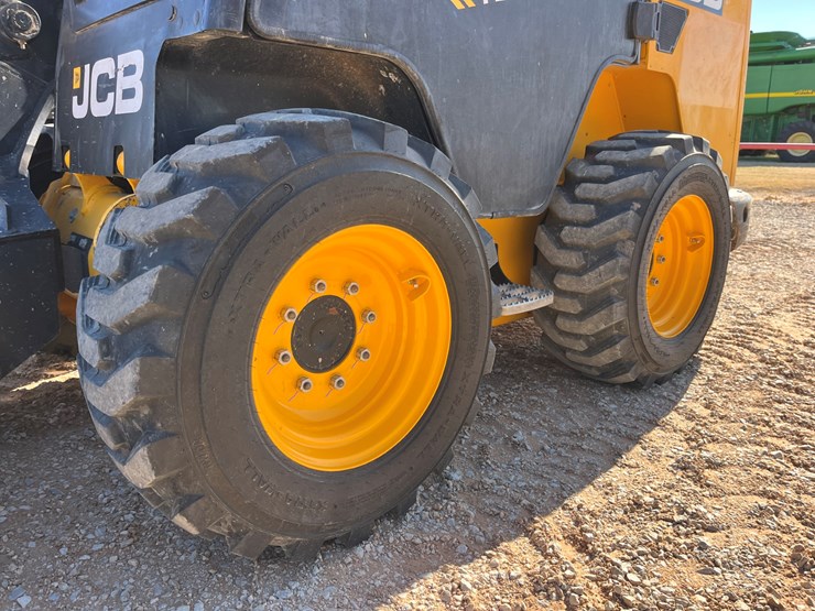 2020-jcb-3ts-8w-image-2