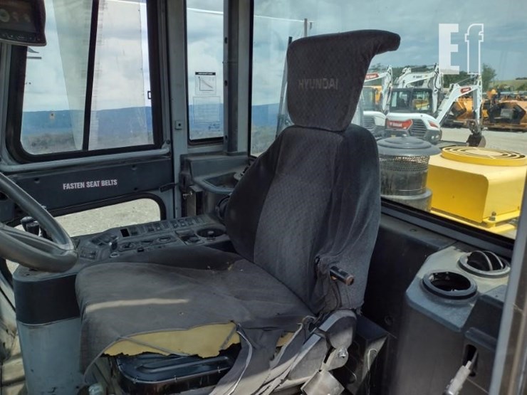 hyundai-110d-7e-image-13