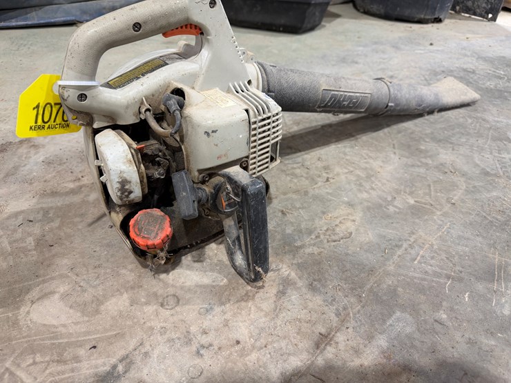 #1076-•-es-2100-leaf-blower-image-2