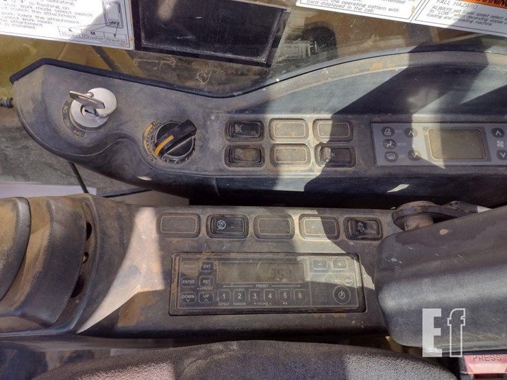 kobelco-sk230sr-lc-5-image-10