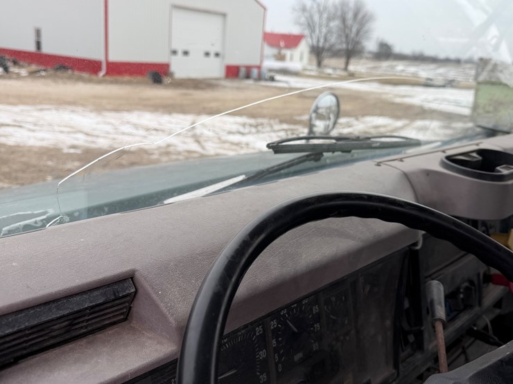 1999-international-8100-image-11