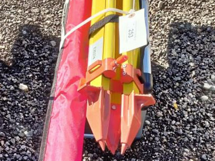 #253-•-self-leveling-rotary-laser-level-image-2