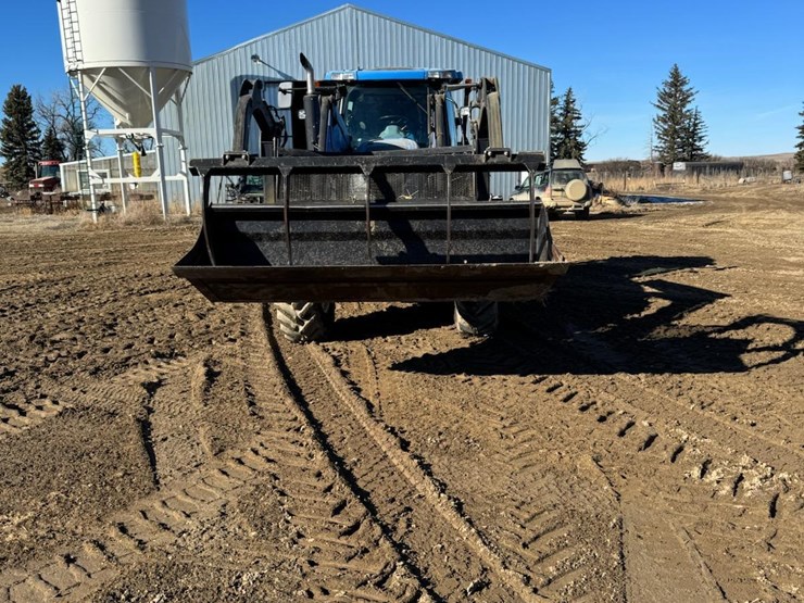 2010-new-holland-t7050-image-2