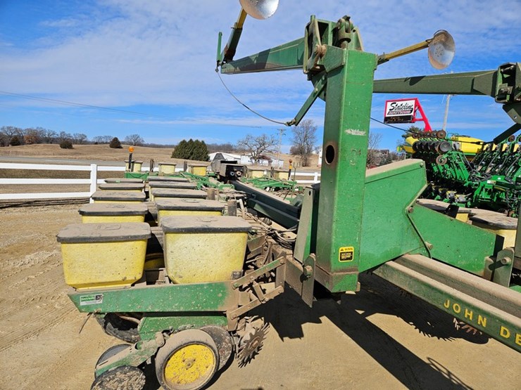 john-deere-7000-image-12