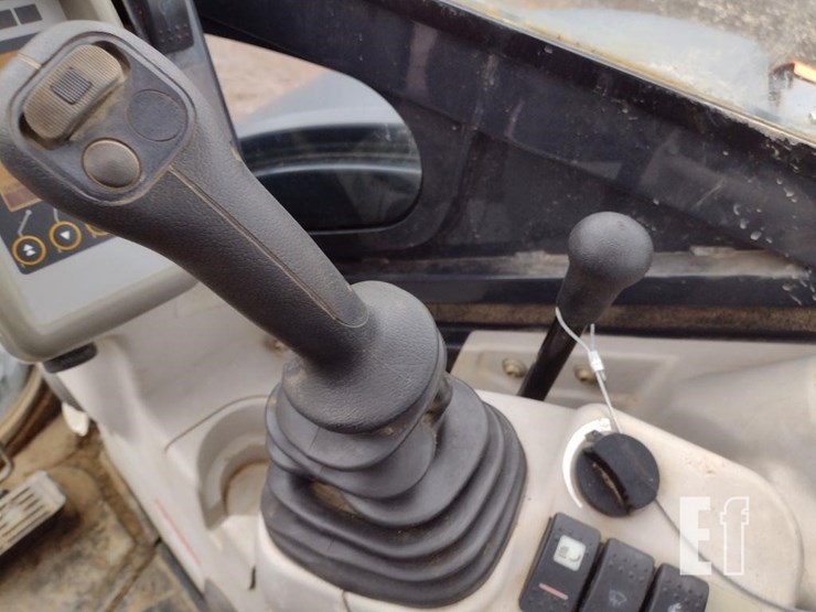 2014-hitachi-zx35u-image-8