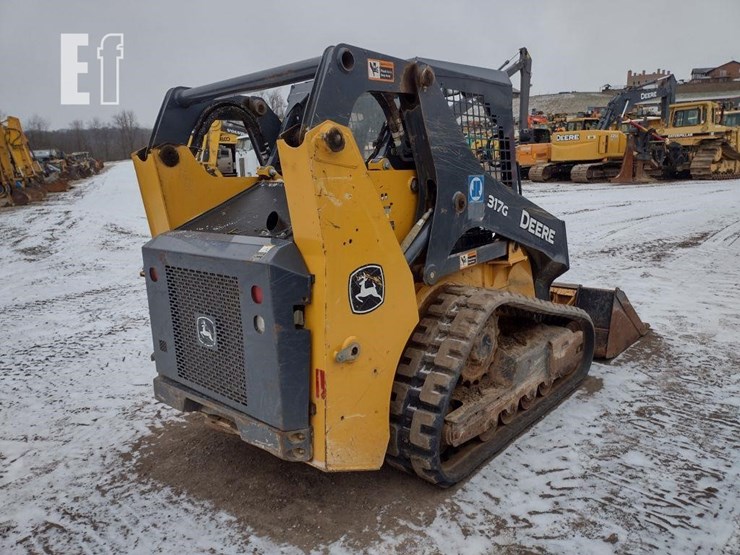 2019-deere-317g-image-39