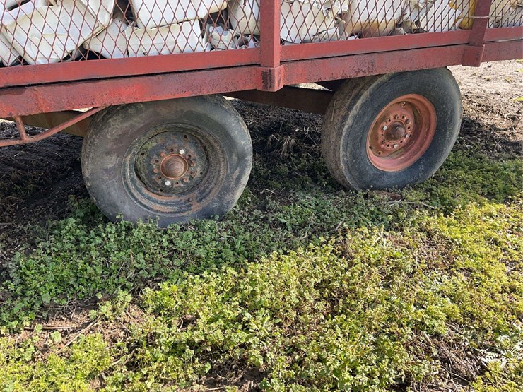 cotton-trailer,-tandem-rears,-32'-image-3