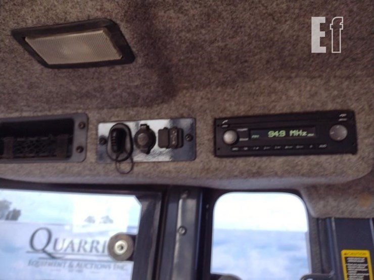 2019-deere-310sl-image-10