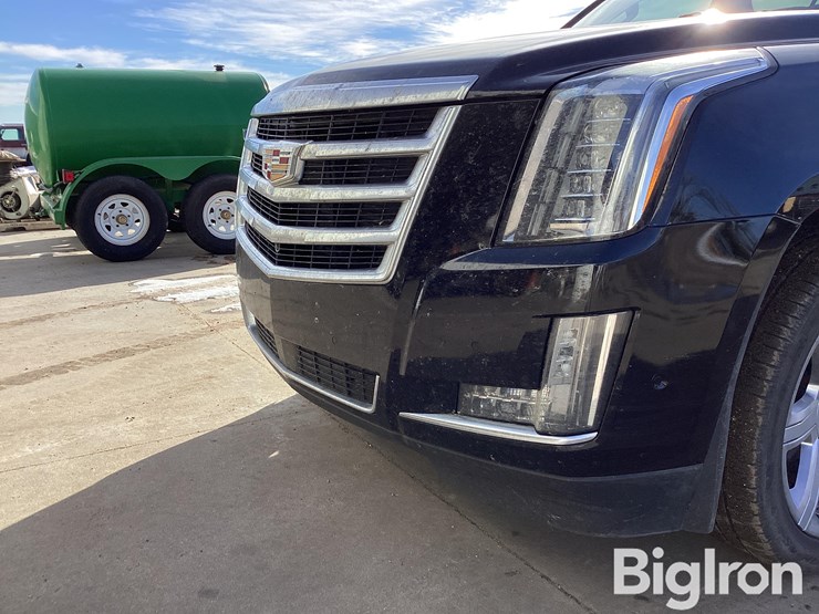 2019-cadillac-escalade-esv-image-9