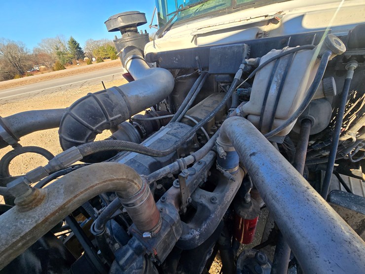 1999-mack-rd690s-image-54
