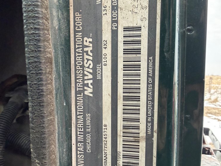 1999-international-8100-image-18