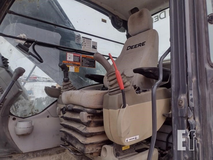 deere-350g-lc-image-13