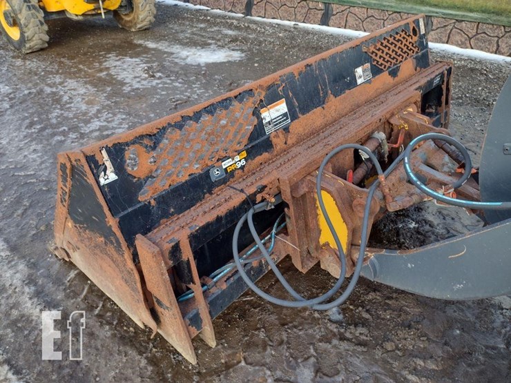 2021-deere-304l-image-17